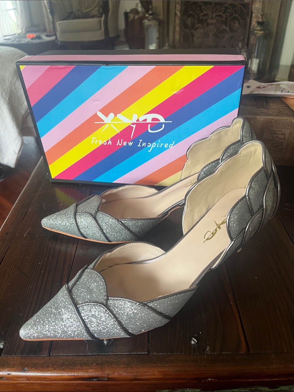 Sparkling Silver Scalloped-Edge Pointed Flats